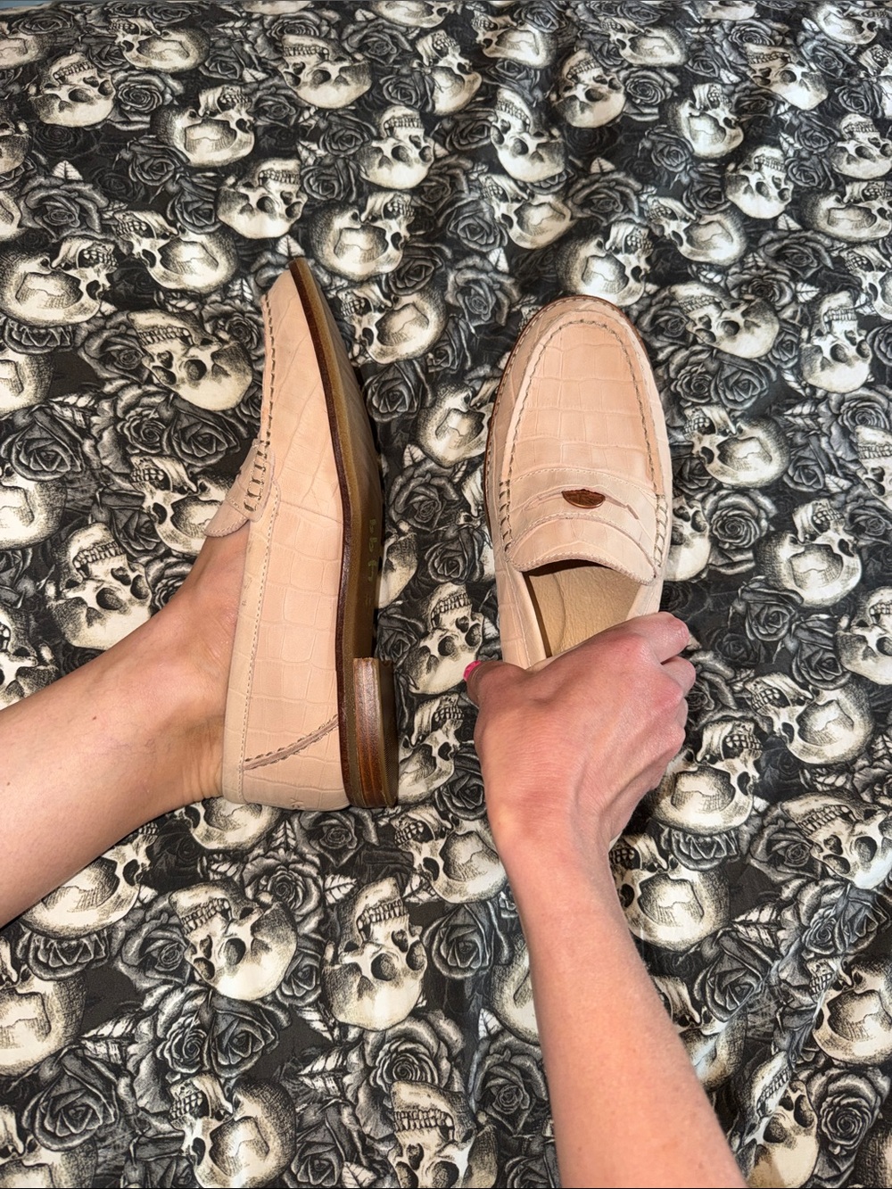 Sperry woMen’s Croc-Embossed Tan Penny Loafers size 9.5 shoe fits like a sz 9